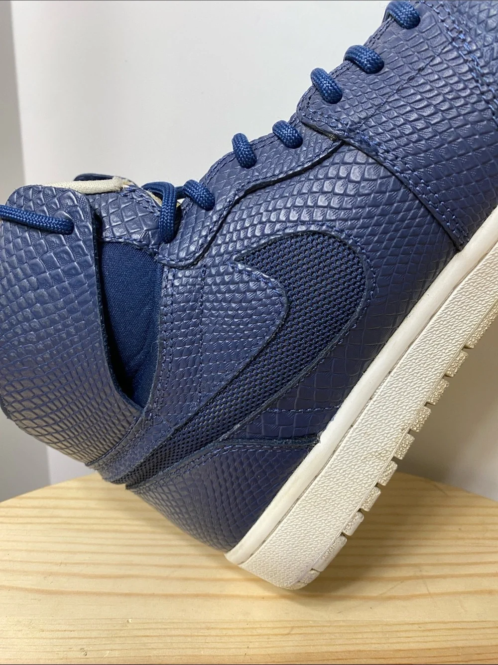 Nike Air Jordan 1 Retro High Nouveau Navy Snake Sneakers 819176-407 Men’s 10.5